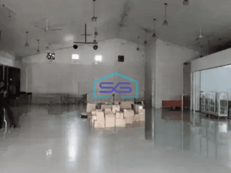 Disewakan Gudang Luas Bangunan  600 m² Lokasi Strategis di Pinggir Jalan Cilangkap Depok