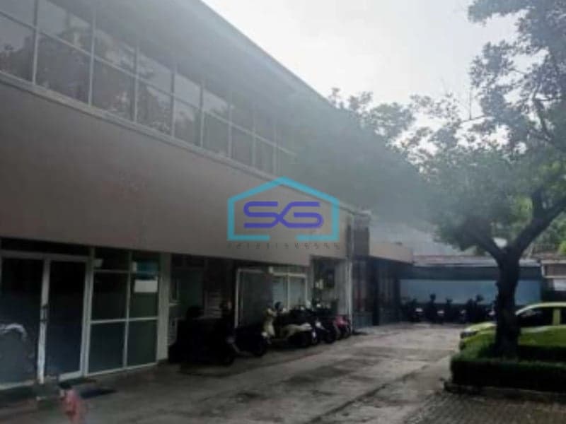 Dijual Kantor 2  Lantai Berada di Pinggir Jalan Utama Cocok Untuk Usaha di Kebayoran Baru Jakarta Selatan LT 1017m2
