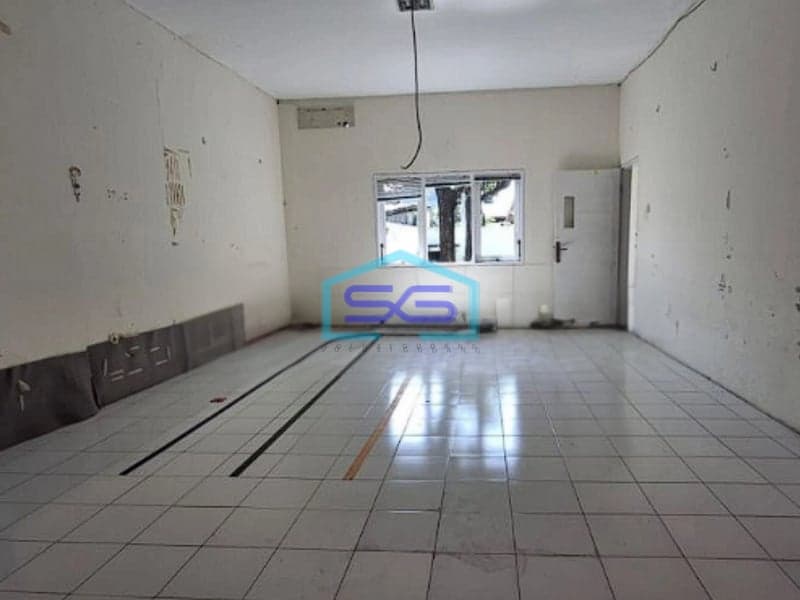 Disewakan Gedung Komersil Parkiran Luas di Renon Denpasar Bali LT 1000m2