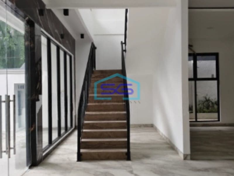 Disewakan Ruang Usaha 2 Lantai Besar Dan Mewah Di Kemayoran Jakarta Pusat LB 440m2