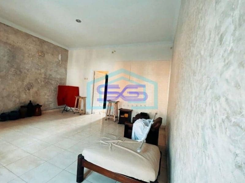 Disewakan Ruko 2 Lantai Dengan Fasilitas Tempat Tinggal di Renon