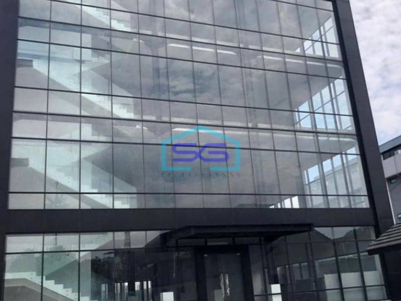 Disewakan Gedung Kantor Dan Gudang 4.5 Lantai Di Palmerah Jakarta Barat Parkir Luas