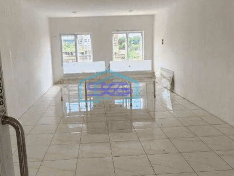 Dijual Ruko 3 lantai di muara karang, timggi dari jalanan