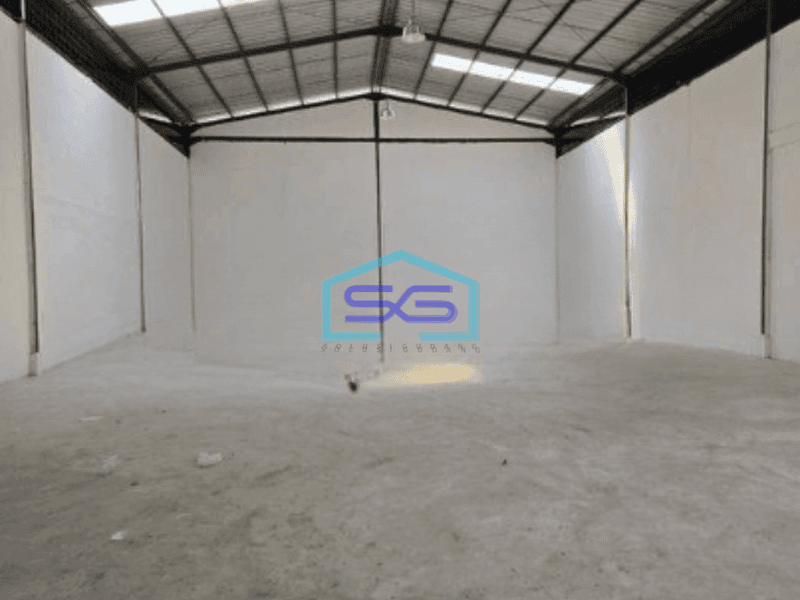 Dijual Gudang Luas Bangunan  590 m² Lokasi Strategis di Teluk Naga Tangerang