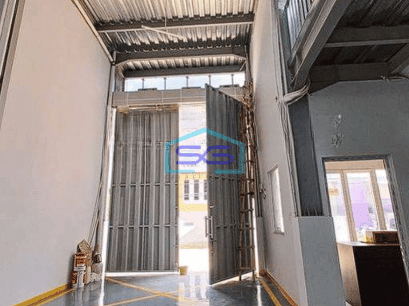 Disewakan gudang + kantor bagus siap pakai di Kalideres