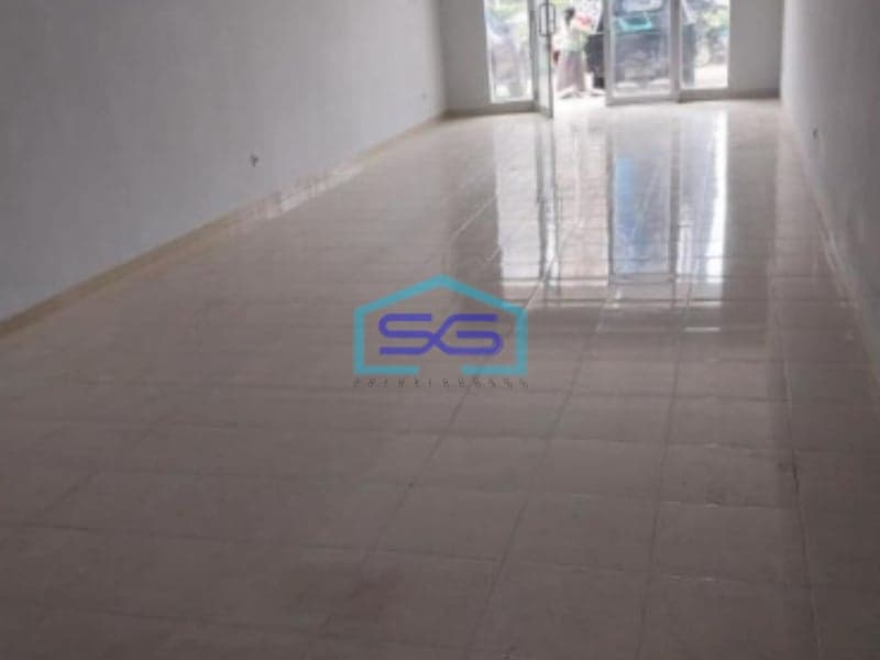 Disewakan Ruko Hadap Jalan Raya di Mendrisio Gading Serpong Tangerang Luas Bangunan  240 m²