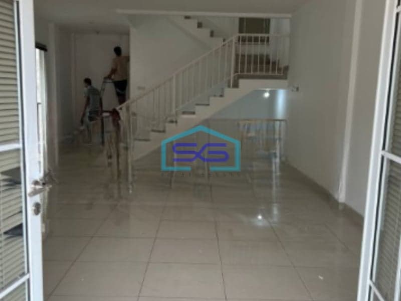 Disewakan Ruko Luas Bangunan  220 m² Lokasi di Jakarta Barat