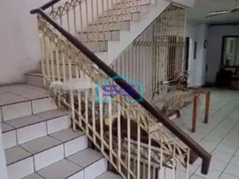 Disewakan Ruko Gandeng dekat Stasiun KA dan Pintu Tol Kemayoran Jakarta Pusat LB 1000m2