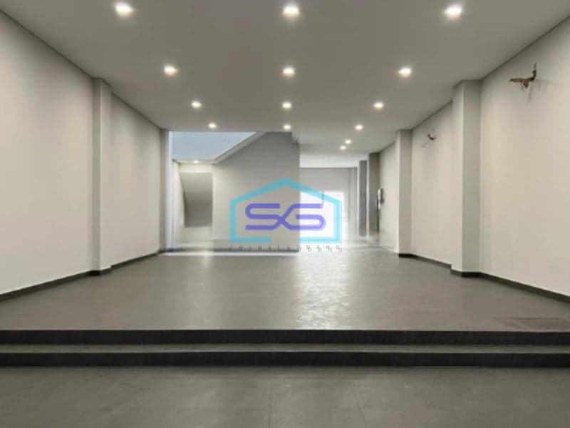 Disewakan Ruko Baru Dan Bagus Sekali 3,5 Lantai Di Otista Bandung Luas Bangunan  740 m²