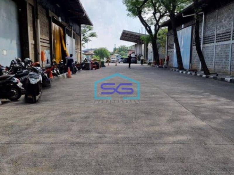 Disewakan Gudang Murah Strategis Rapih Pinggir Jalan LB 672m2 Cakung Jakarta Timur