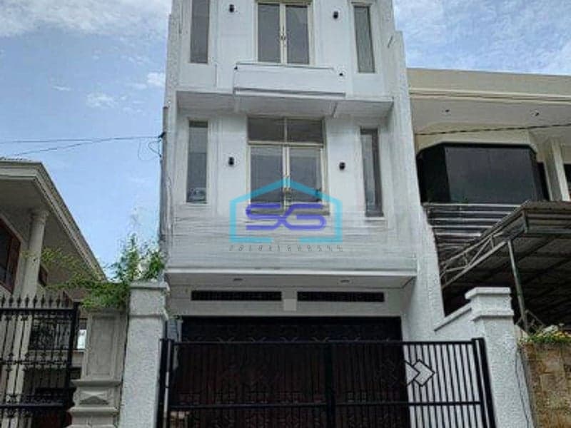 Dijual Ruko 3,5 Lantai Baru Gres Siap Pakai ada Pos Security 24 jam Surabaya LB 300m2