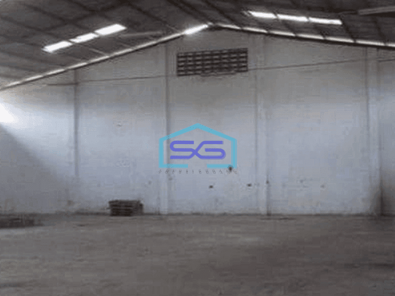 Disewakan Gudang Multifungsi Lokasi Pinggir Jalan Raya Legok Tangerang Cocok untuk Usaha LT 1945m2