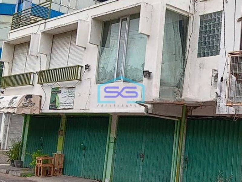 Disewakan 3 Ruko Gandeng Lokasi Strategis di Jalan Raya Manyar, Surabaya Timur LB 400m2