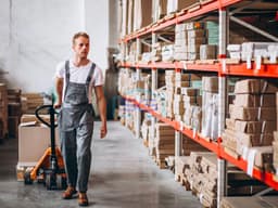 Perbedaan Warehouse Management System dan Supply Chain Management