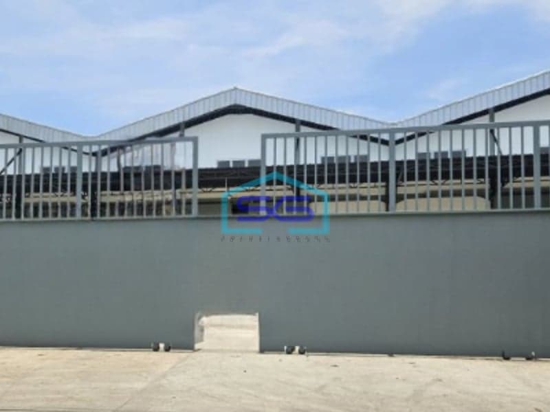 Disewakan Gudang Luas Tanah 750 m² Lokasi Bebas Banjir di Kapuk Kamal Jakarta Barat