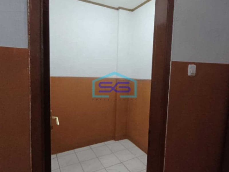 Disewakan Ruko Daan Mogot Jakarta Barat Bangunan Baru LB 210m2