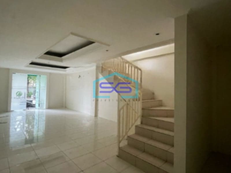 Disewakan Ruko Siap Pakai 3 Lantai Di Area Bangka Kemang Jakarta Selatan LB 182m2