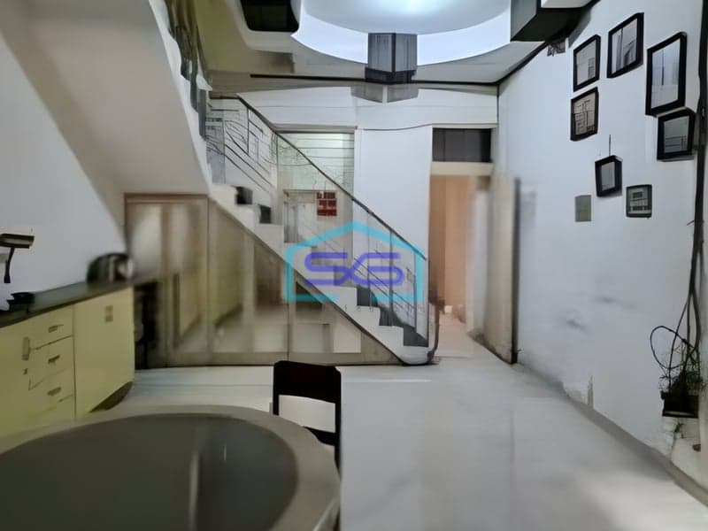 Disewakan Ruko Arsitektur Jawa Belanda Classic Modern Lokasi Strategis di Keprabon Solo LB 260m2