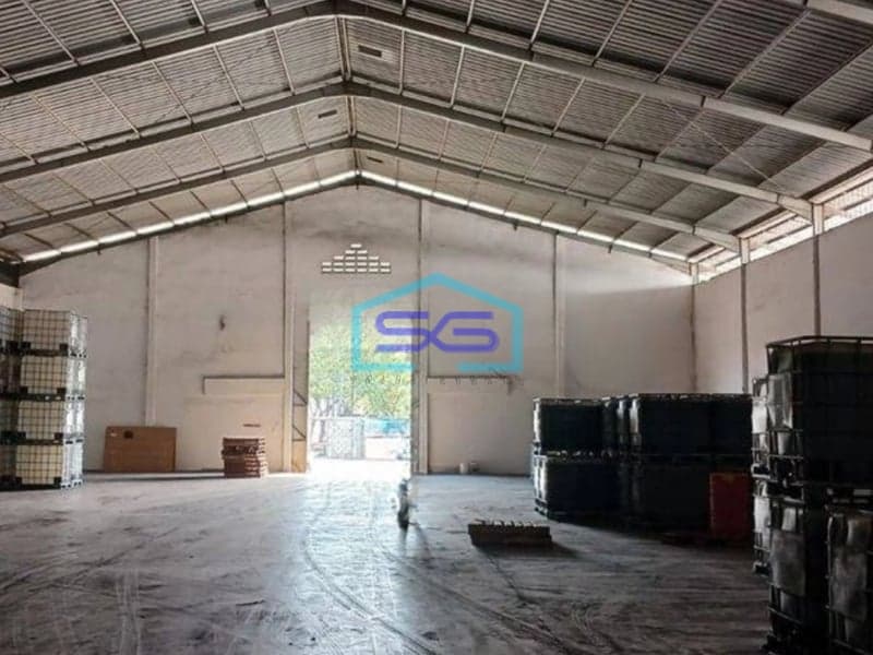 Disewakan Gudang di Raya Margomulyo Surabaya LB 2520m2 Bagus HGB
