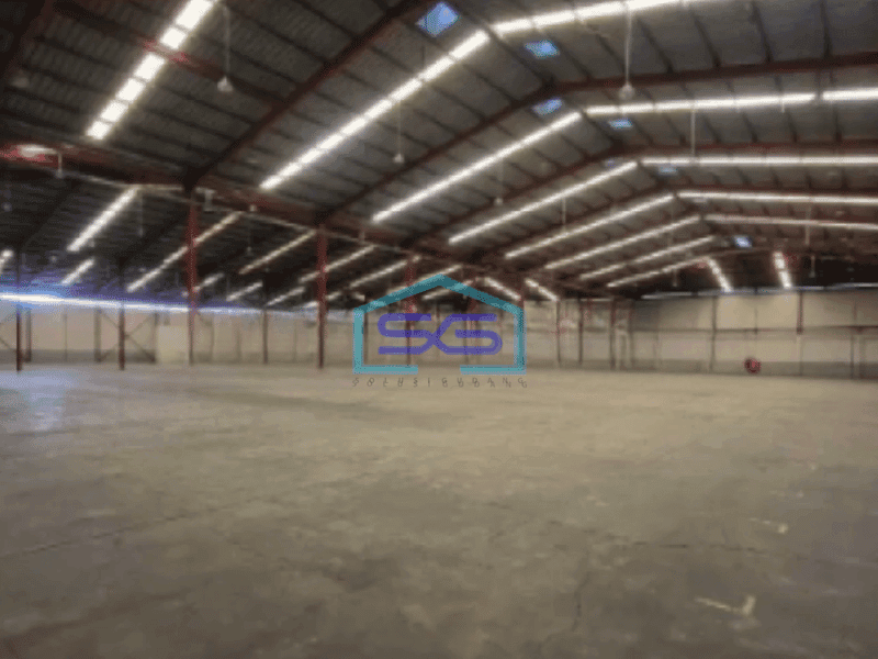 Disewakan Gudang Dekat Bandara Loading Dock Rapi Siap Pakai Bebas Banjir