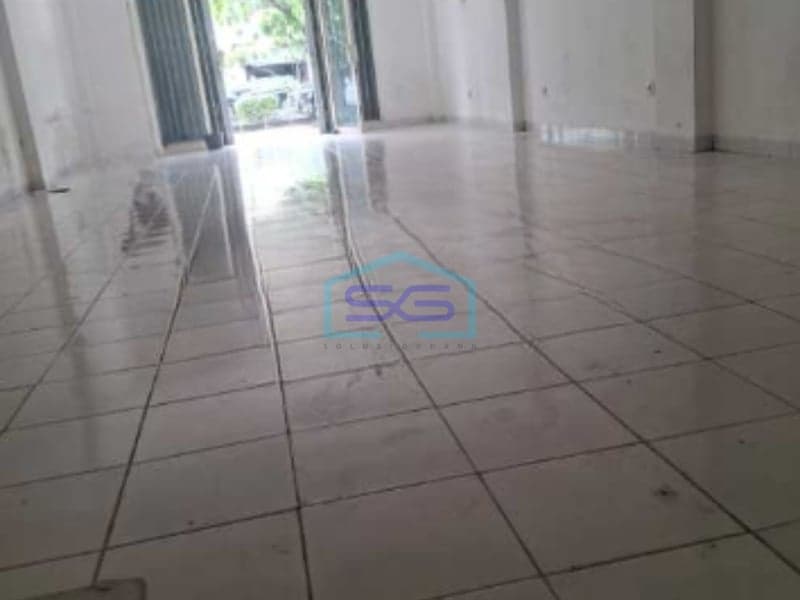 3-Story Shop House for Rent in Taman Palem, West Jakarta