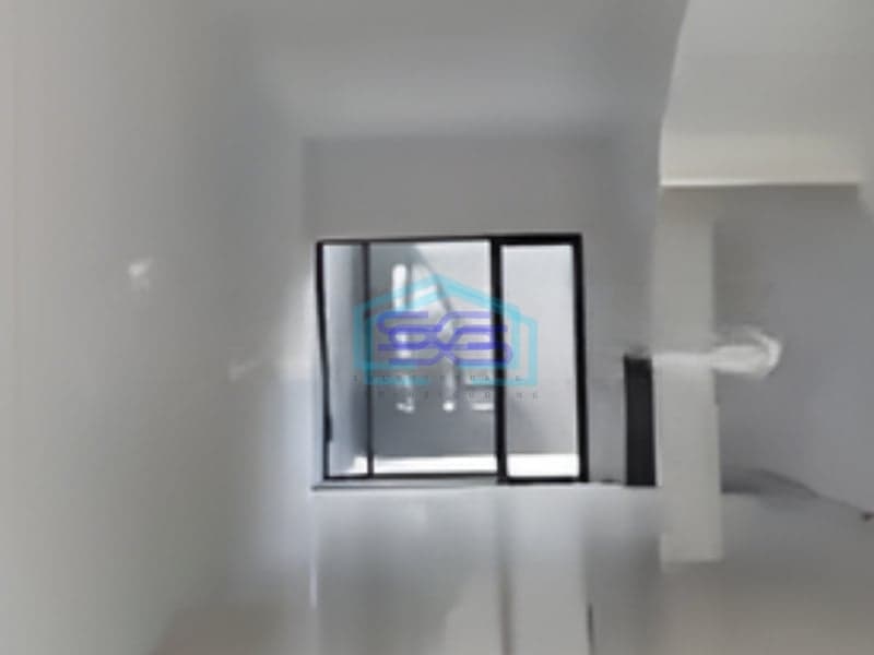 Disewakan Ruko 3.5 Lantai Gandeng 3 di Daikanyama Bsd Tangerang Luas Bangunan  900 m²