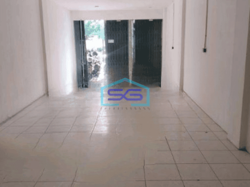 Disewakan Ruko Lokasi Strategis Hadap Jalan Raya di Srengseng Jakarta Barat