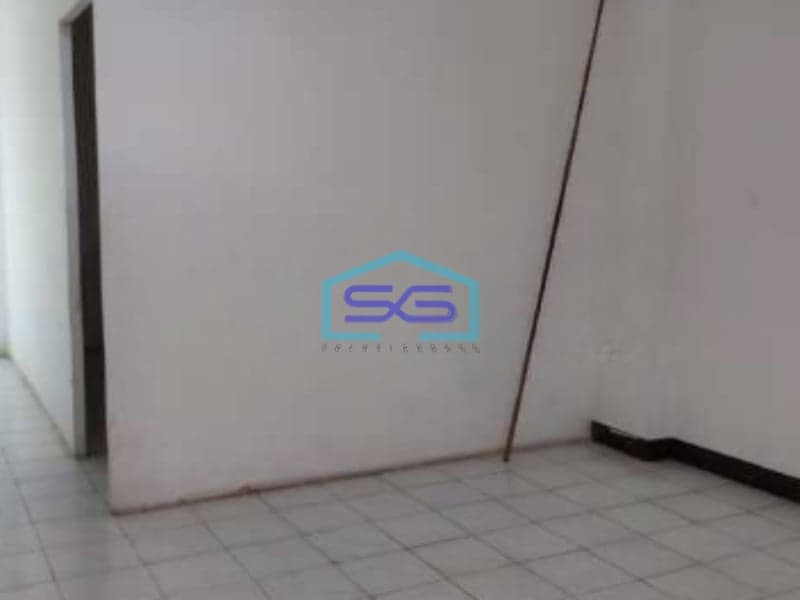 Disewakan Ruko Baru Lokasi Pinggir Jalan Raya Daan Mogot Tangerang Luas Bangunan 230 m²