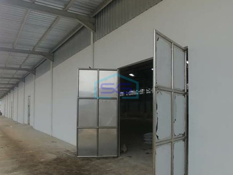 DIJUAL / DISEWAKAN BANGUNAN PABRIK BARU DI KAWASAN MM2100