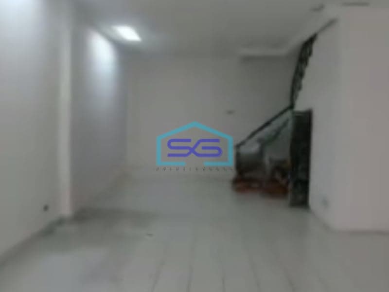 Di Sewakan Ruko 3 1/2 Lantai Di Daerah Komersil Cirende Jakarta Selatan Luas Bangunan  240 m²