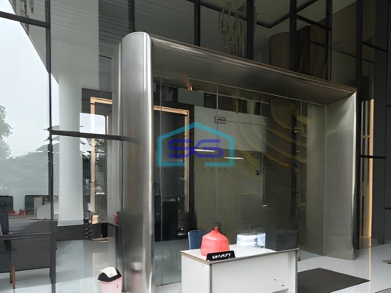 Dijual Kantor Luas Bangunan 3500 m² Lokasi Bebas Banjir di Jakarta Barat