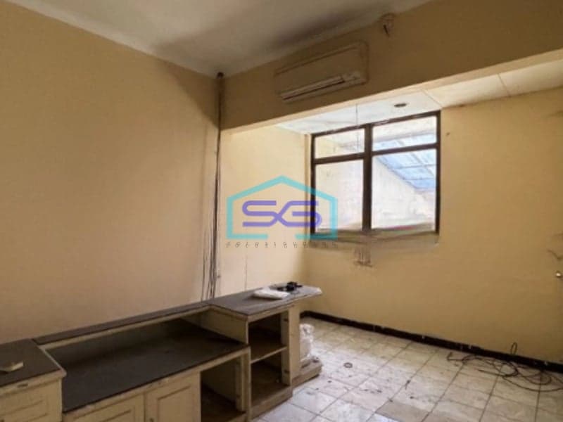 Disewakan Ruko 3 Lantai Luas Tanah 300 m² Lokasi Batununggal Bandung