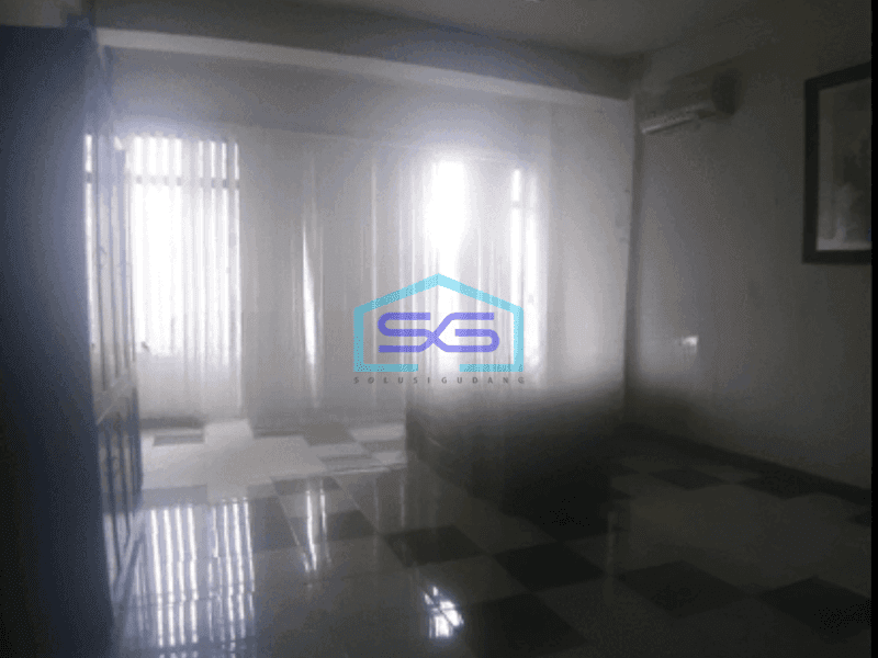 Disewa Ruko tepi jl.raya 4lantai di Penjaringan Jakarta Utara