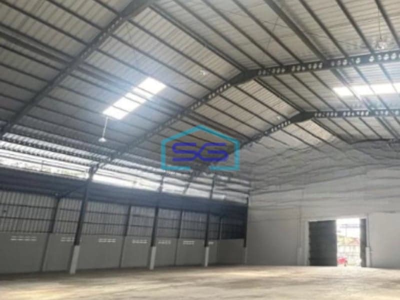 Disewakan Gudang Akses Container Luas Tanah  1600 m² di Tangerang