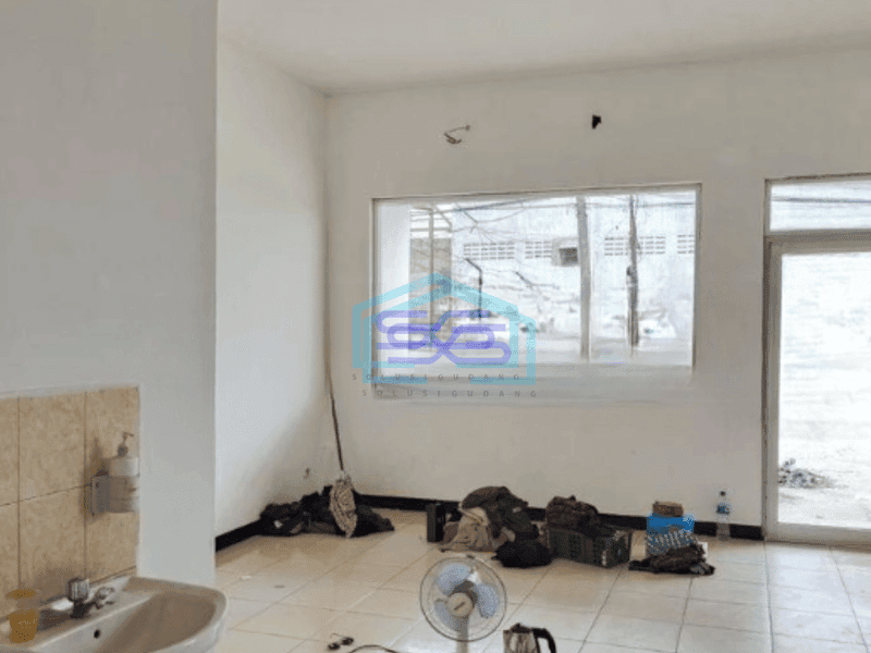Disewakan Gudang Luas Tanah  1600 m² di Cipondoh Tangerang