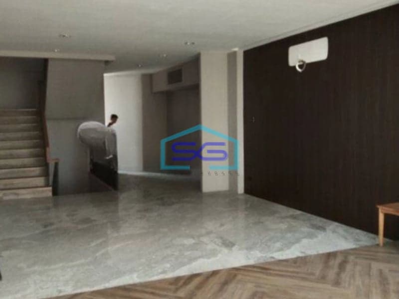 Disewakan Ruko 4 Lantai Semi Furnished Bulungan Blok M Jakarta Selatan