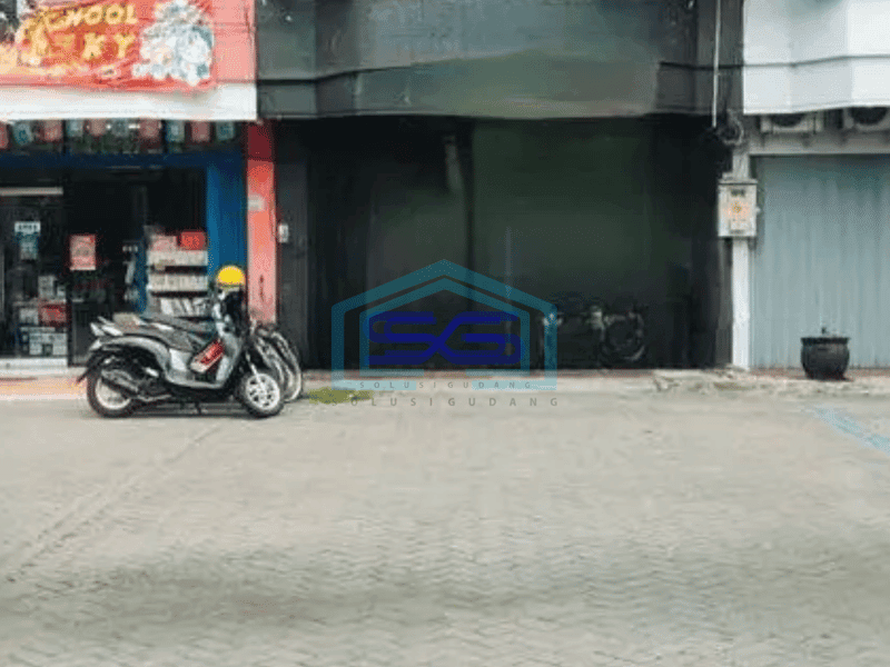 Disewakan ruko tiga lantai di Wiyung surabaya