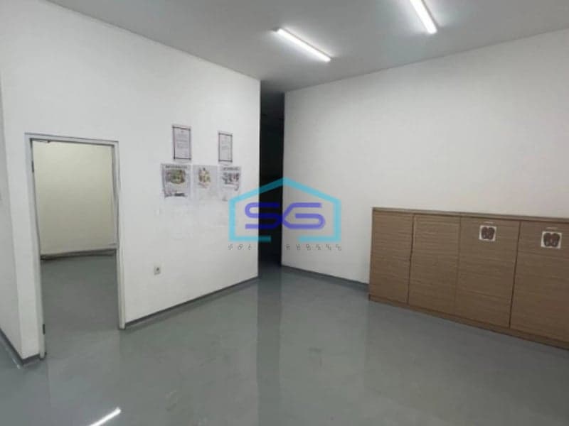 Dijual Gudang Luas Bangunan 1100 m² Lokasi di Tangerang Akses Container