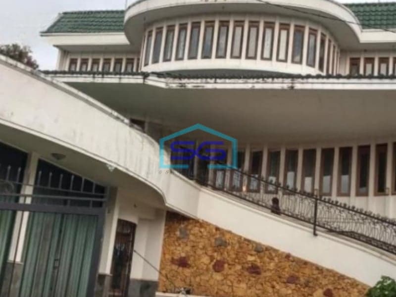 Dijual Tanah dan Bangunan di Jl. Kolonel Masturi Cimahi Kabupaten Bandung LB 790m2