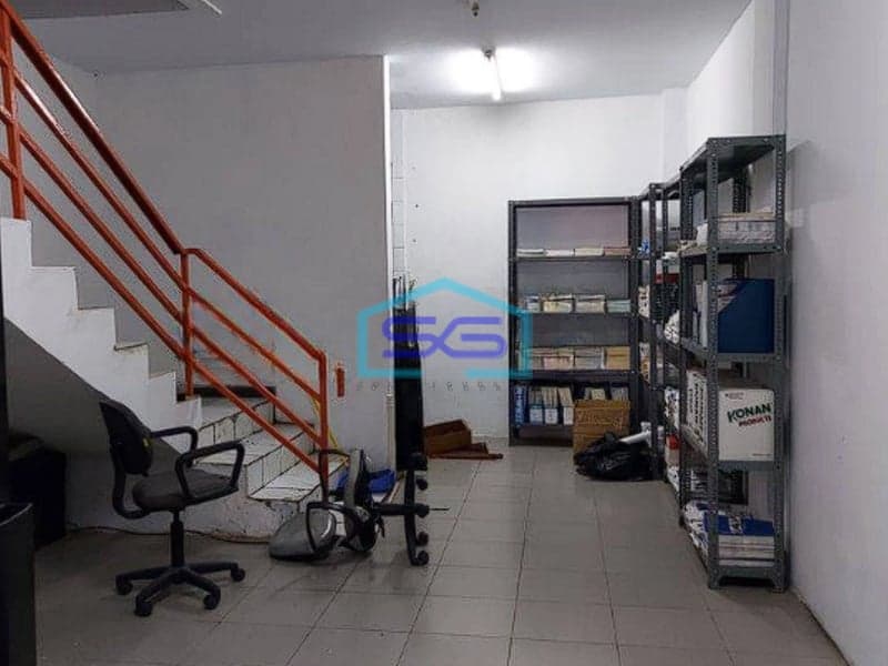 Disewakan Ruko 4 Lantai Lokasi di Harmoni Jakarta Pusat LB 200m2