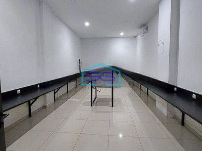 Disewakan Ruko Gandeng 3,5 Lantai di Muara karang Jakarta Utara Siap huni.
