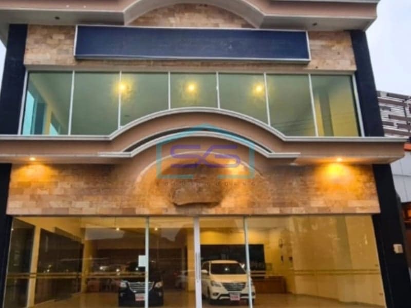 Dijual Gedung Ex Showroom Hook di Pusat Kota Bandar Lampung Luas Tanah 900m2