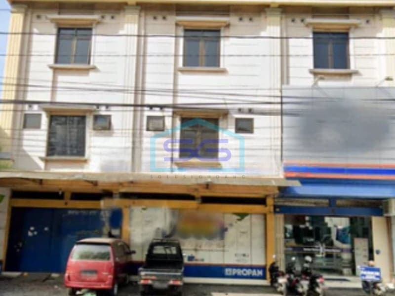 Disewakan 2 Ruko Gandeng 4 Llantai Lokasi Strategis Kawasan Bisnis di Jl. Veteran, Solo Jawa Tengah LB 1012m2