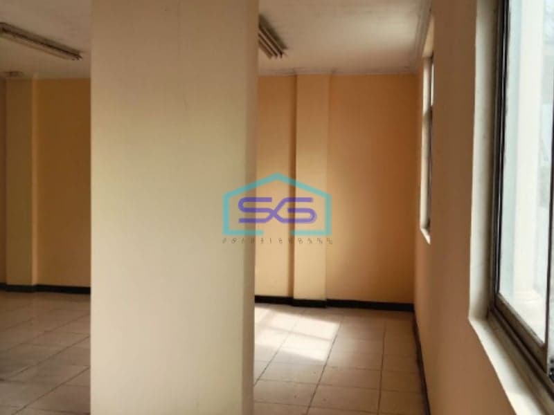 Dijual Ruko Lokasi Strategis Gandeng 3 di Kedoya Jakarta Barat Luas Bangunan 648m2