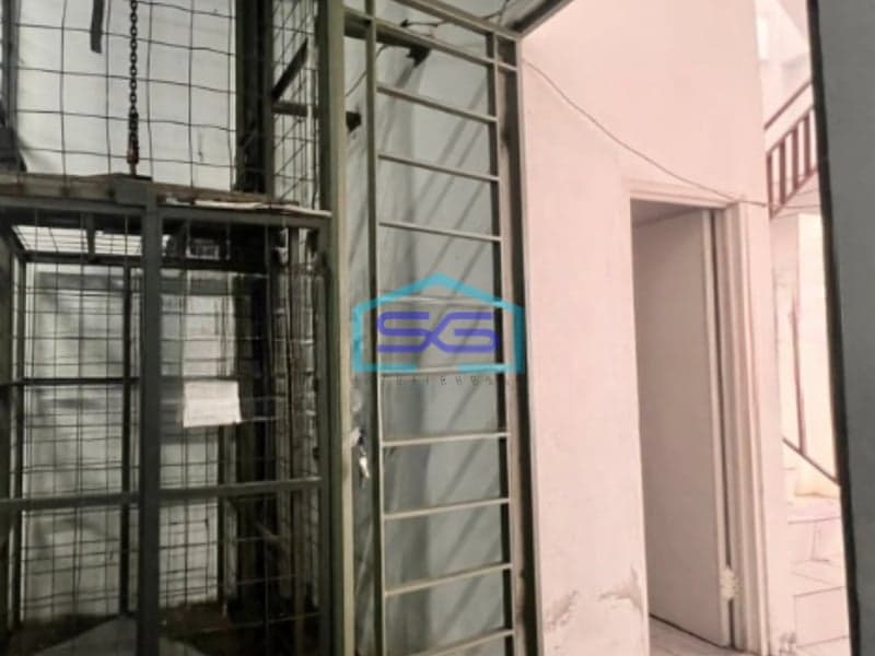 Dijual Gudang Luas Bangunan 243 m² Lokasi Karawang Barat