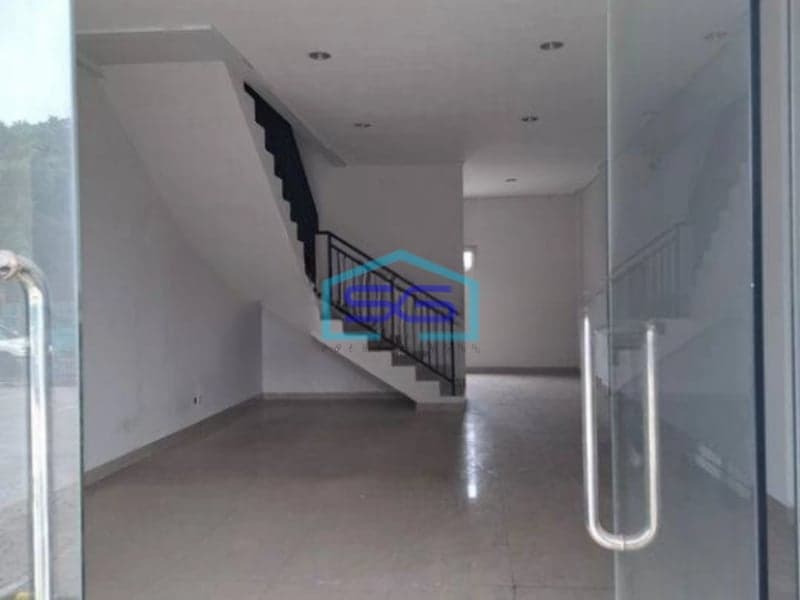 Disewakan Ruko 3 Lantai di Meruya Kembangan Jakarta Barat LT 2100m2