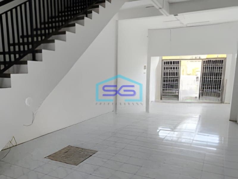 Disewakan Ruko 3 Lantai Luas Bangunan  223 m² Lokasi Surabaya