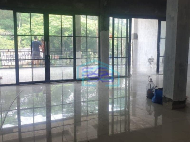 Disewakan Ruko 3 Lantai Luas Bangunan 460 m² Lokasi Depok Jawa Barat