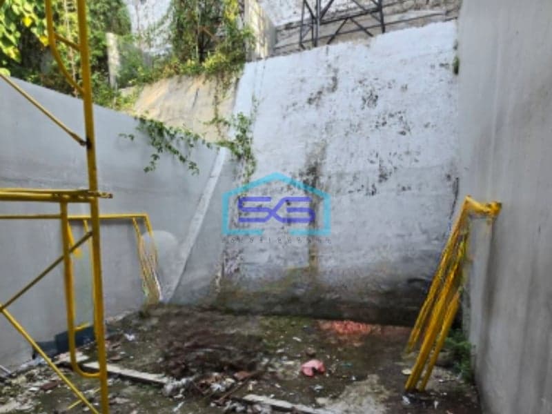 Dijual Murah Ruko 3 Lantai Luas Bangunan  222 m² Lokasi Candisari Semarang