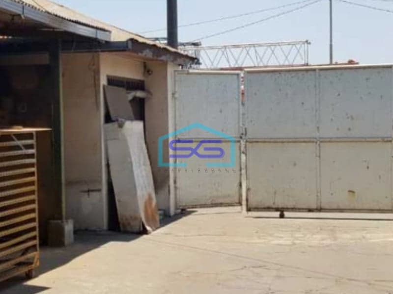 Dijual Ruko 3 Lantai Luas Bangunan 225 m² Lokasi Bebas Banjir di Surabaya